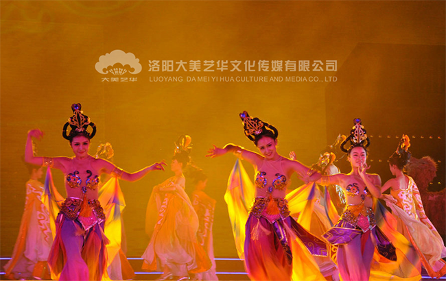 第36屆中國洛陽(yáng)牡丹文化節開(kāi)幕式現場(chǎng)，《隋唐洛陽(yáng)城》篇章歌舞演出
